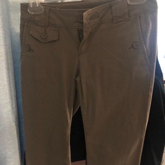 Brown Capri pants - Picture 2 of 3